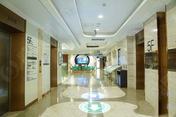 广州爱尔眼科医院走廊