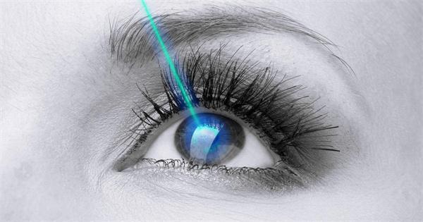 2024扬州TICL晶体植入近视眼手术收费贵吗，扬州TICL晶体植入近视眼手术技术不错价格好