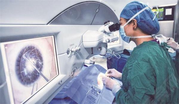 速览昆明非散光晶体植入ICL近视眼手术价格多少，昆明非散光晶体植入ICL近视眼手术超值优惠