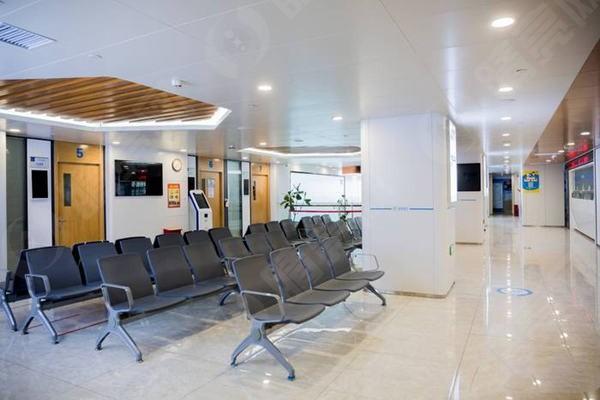 乌鲁木齐普瑞眼科医院等待区