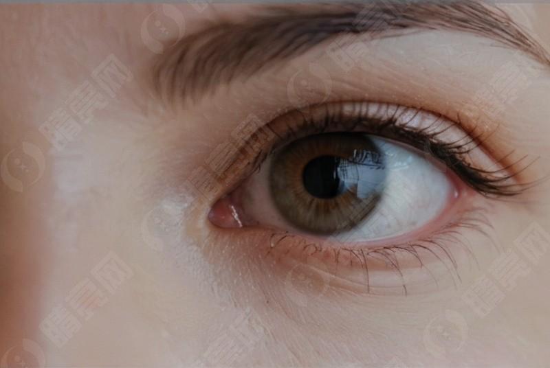 查看北京熙仁眼科医院收费标准：泪道探通术1000+准分子激光手术7000+眼部护理50+