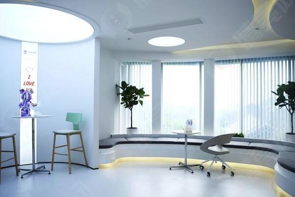 揭秘杭州朝聚眼科医院 ICL 晶体植入怎么样?医生团队强口碑爆棚 揭秘杭州朝聚眼科医院 ICL 晶体植入怎么样?医生团队强口碑爆棚