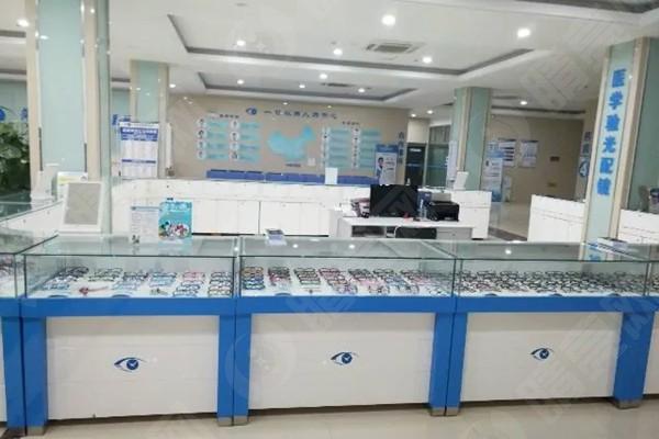 菏泽华厦眼科医院收费价目表？全飞秒激光 / ICL 晶体植入 / 白内障手术收费合理
