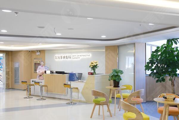 昆明爱尔眼科医院收费价格贵不贵？价格适中且评价高